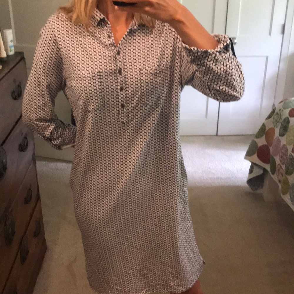 Dress with collar and pockets
